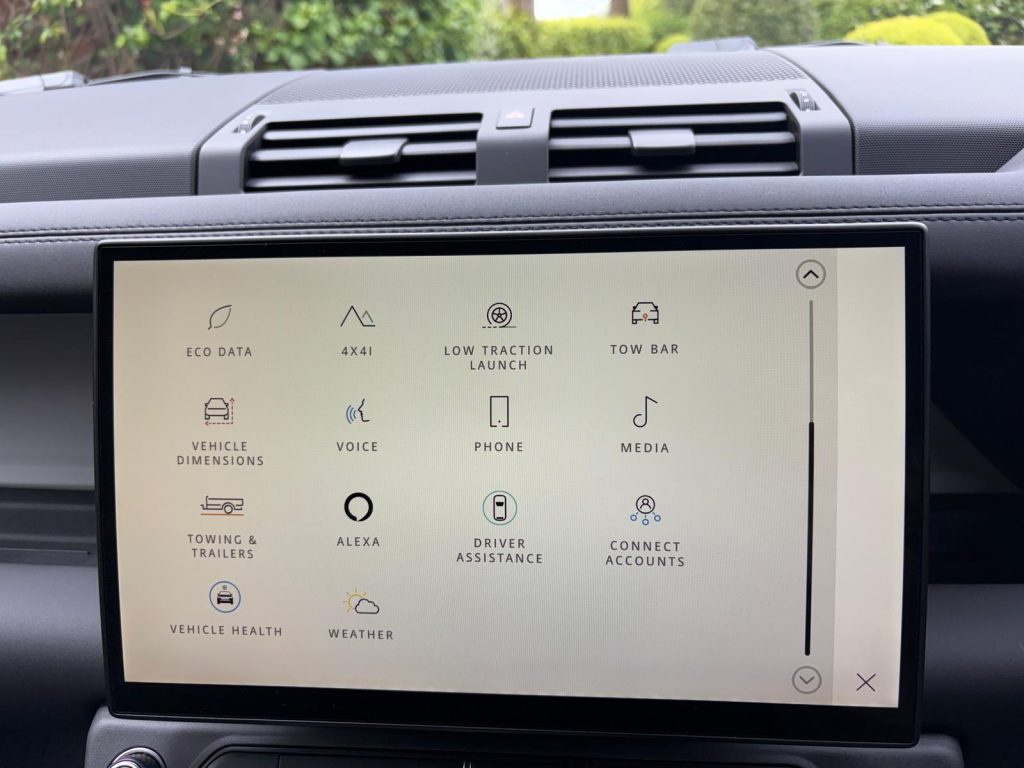 Land Rover Defender 90 X Dynamic SE Hardtop - Image 17