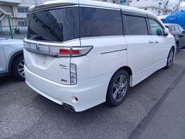 Nissan Elgrand E52 Rider Autech - Image 10