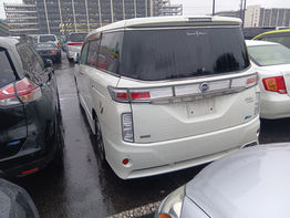 Nissan Elgrand E52 Rider Autech - Image 12