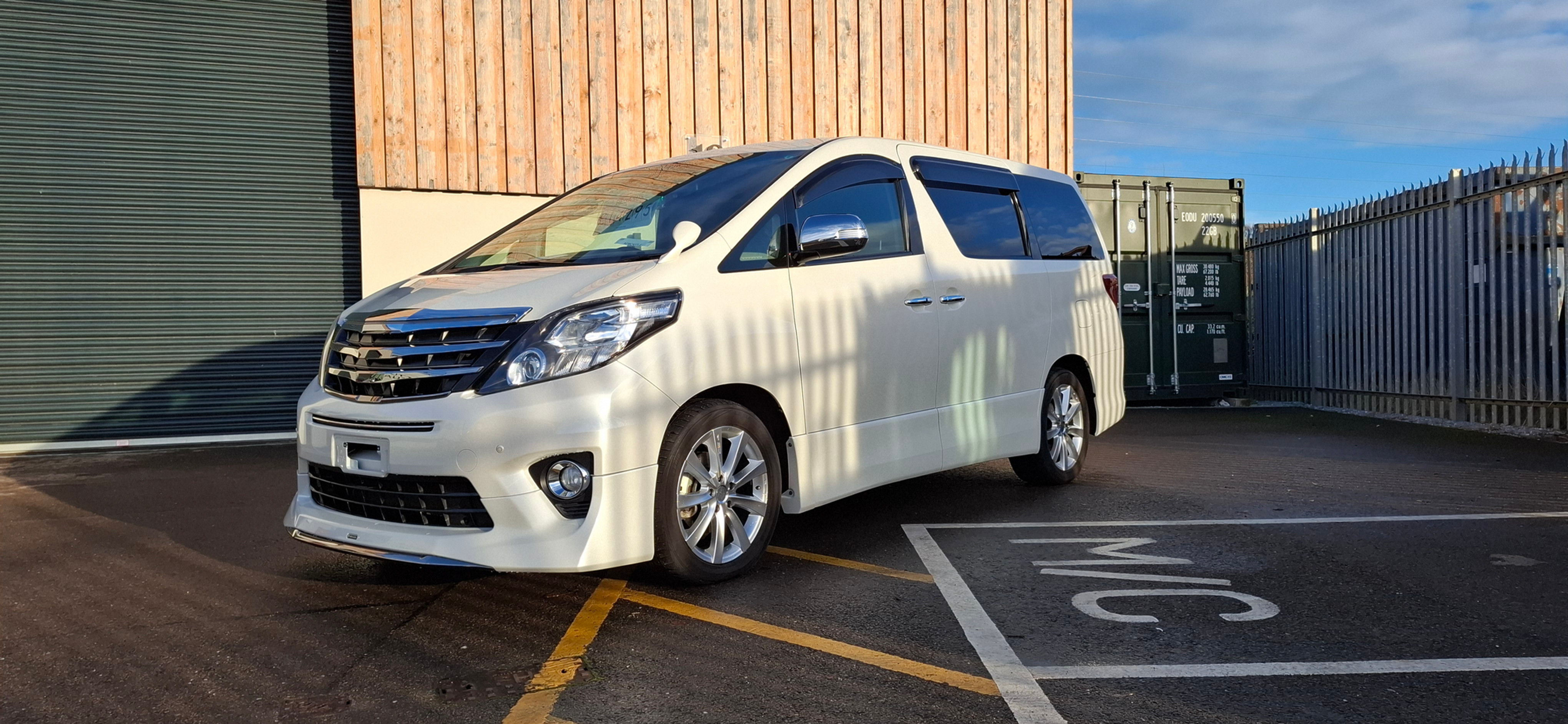 Toyota Alphard 3.5L V6 Auto