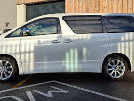 Toyota Alphard 3.5L V6 Auto - Image 10