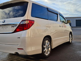 Toyota Alphard 3.5L V6 Auto - Image 13