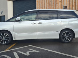 Toyota Estima 2.4L Premuim Edition - Image 10