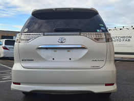 Toyota Estima 2.4L Premuim Edition - Image 12
