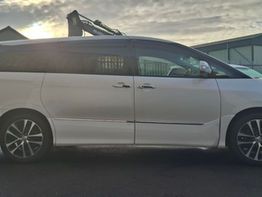 Toyota Estima 2.4L Premuim Edition - Image 15