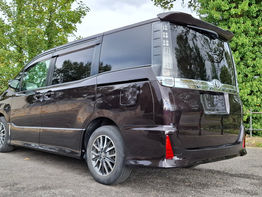 Toyota Voxy Zs 2.0L Vvti - Image 10