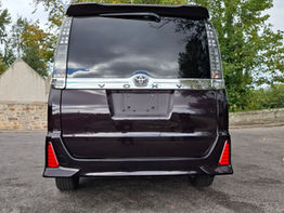 Toyota Voxy Zs 2.0L Vvti - Image 11
