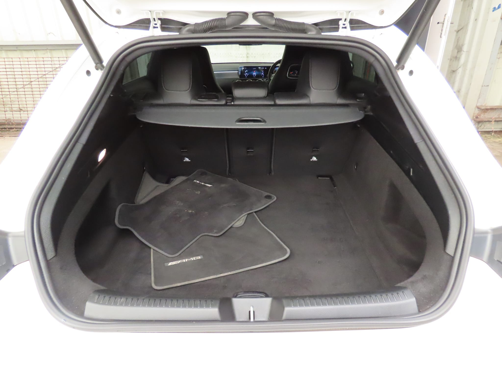Mercedes-Benz Cla 200 Amg Line - Image 9