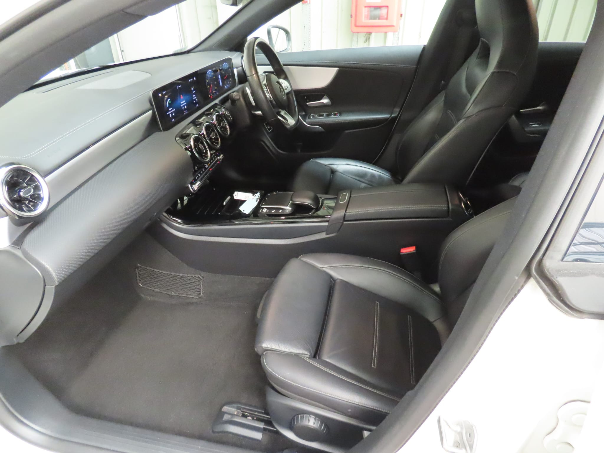 Mercedes-Benz Cla 200 Amg Line - Image 10