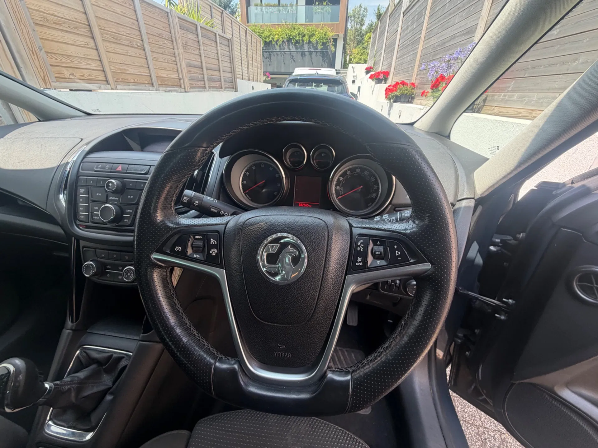 Vauxhall Zafira Tourer Sri T 7 Seater - Image 8
