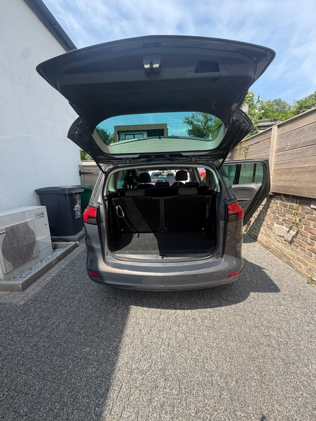 Vauxhall Zafira Tourer Sri T 7 Seater - Image 12