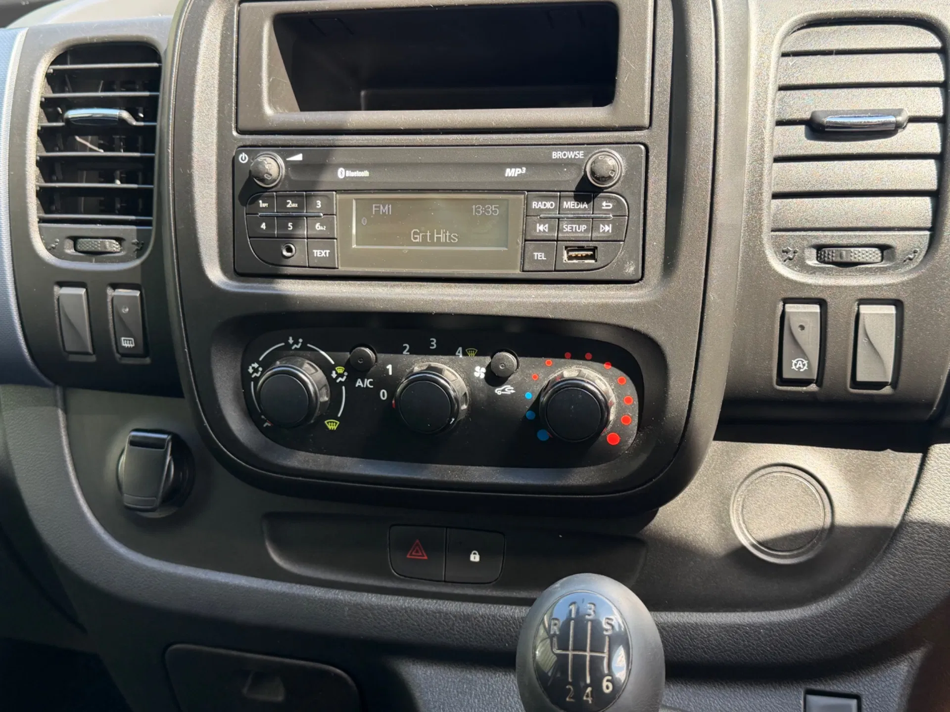 Vauxhall Vivaro Ecotec Swb - Image 13