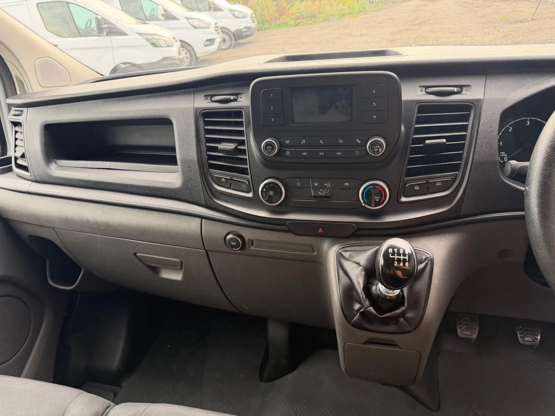 Ford Transit Custom 300Leader Eblue - Image 12