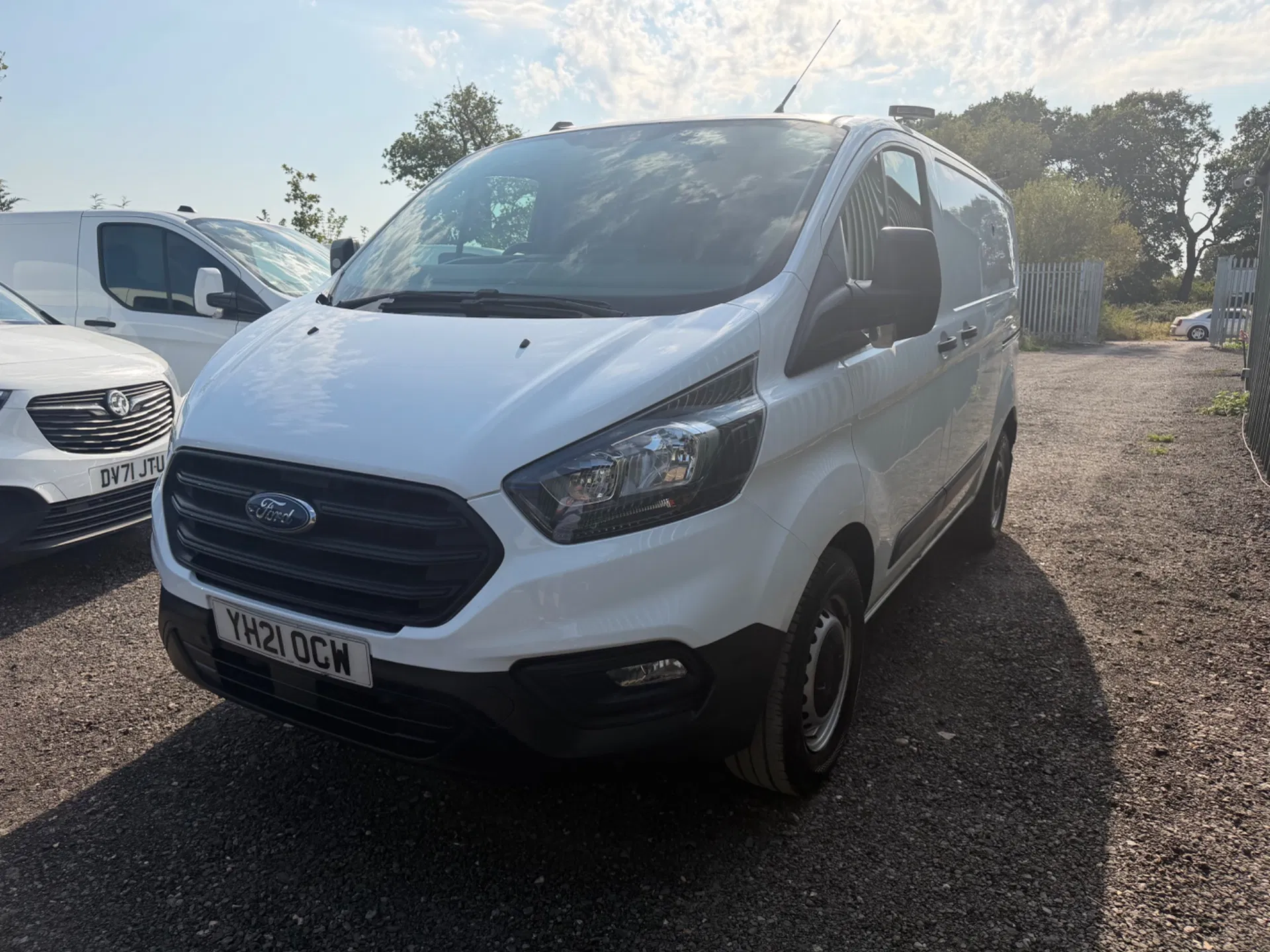 Ford Transit Custom 2.0 Ebl 320 Swb L1 H1 - Image 2