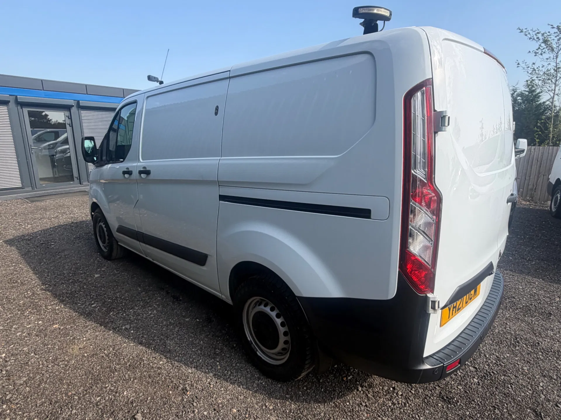 Ford Transit Custom 2.0 Ebl 320 Swb L1 H1 - Image 4