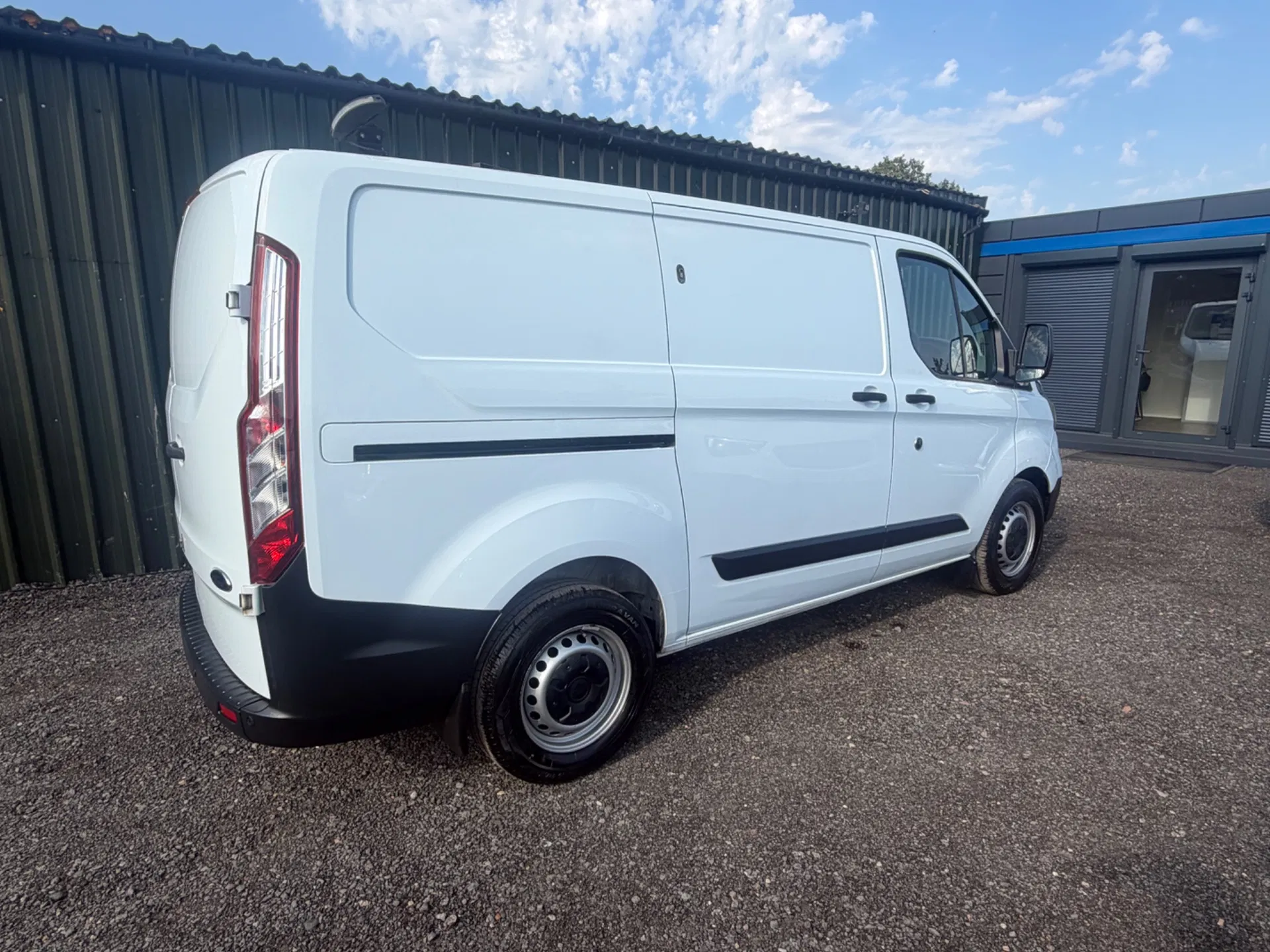 Ford Transit Custom 2.0 Ebl 320 Swb L1 H1 - Image 7