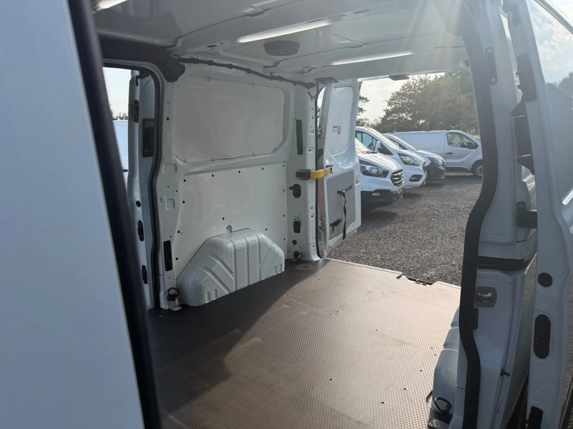 Ford Transit Custom 2.0 Ebl 320 Swb L1 H1 - Image 13