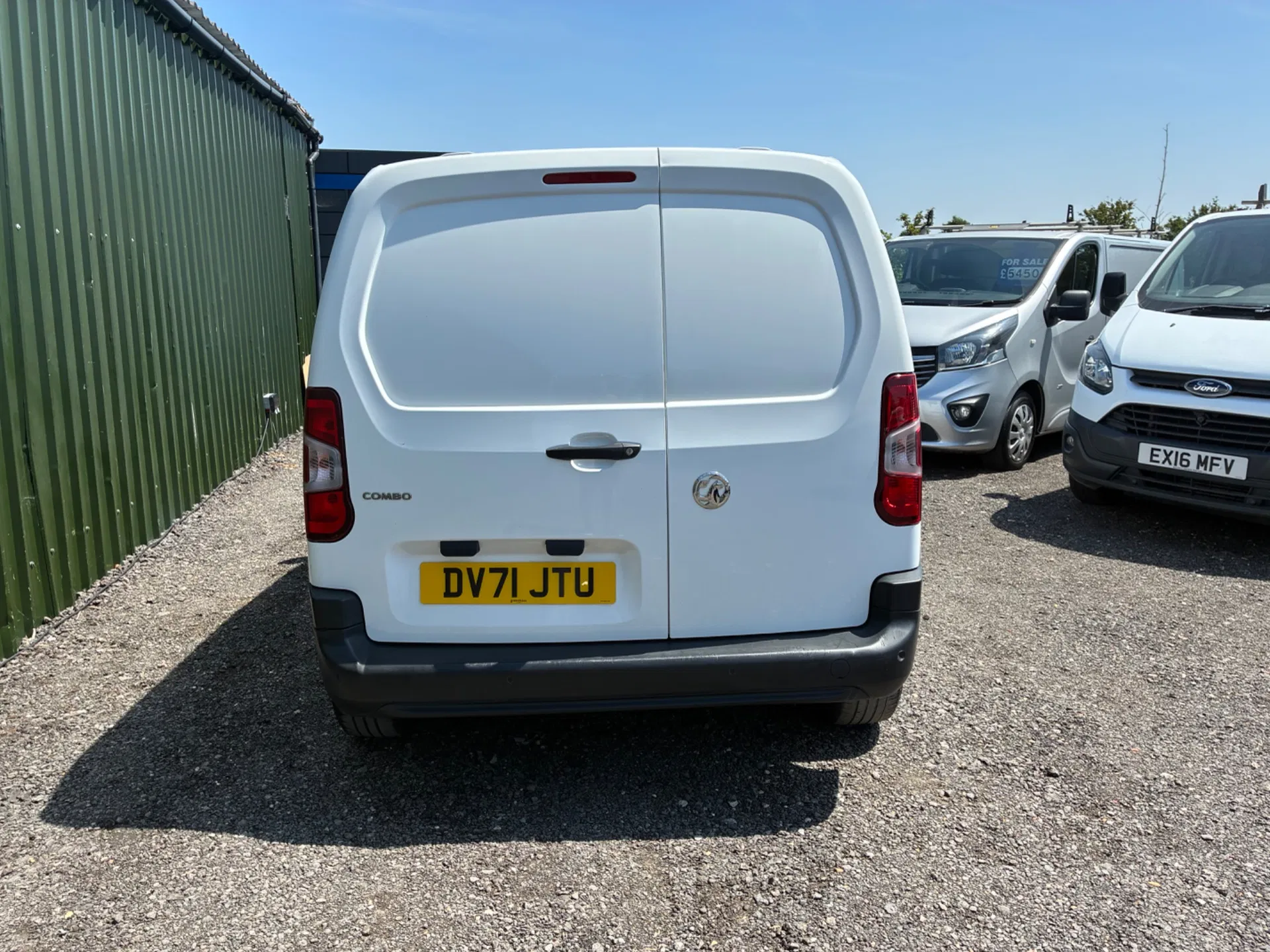 Vouxhall Combo Cargo L1  1.5 Turbo - Image 3