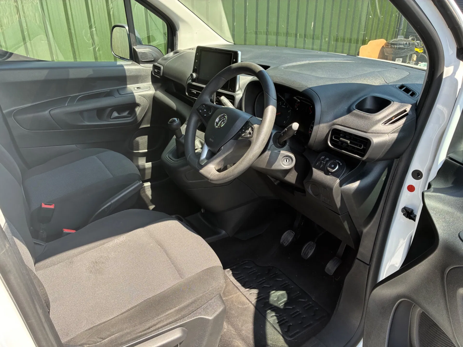 Vouxhall Combo Cargo L1  1.5 Turbo - Image 9