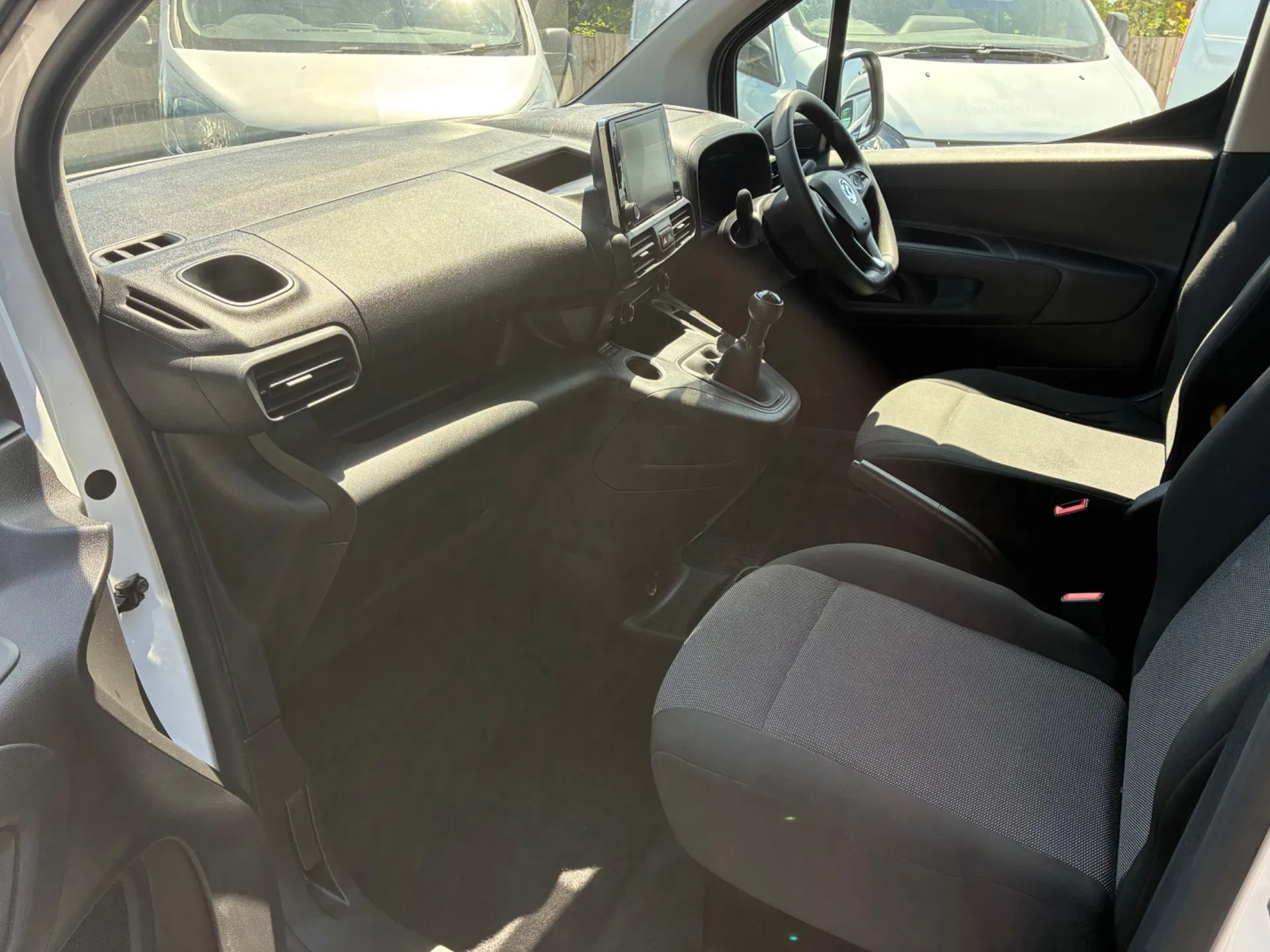 Vouxhall Combo Cargo L1  1.5 Turbo - Image 11