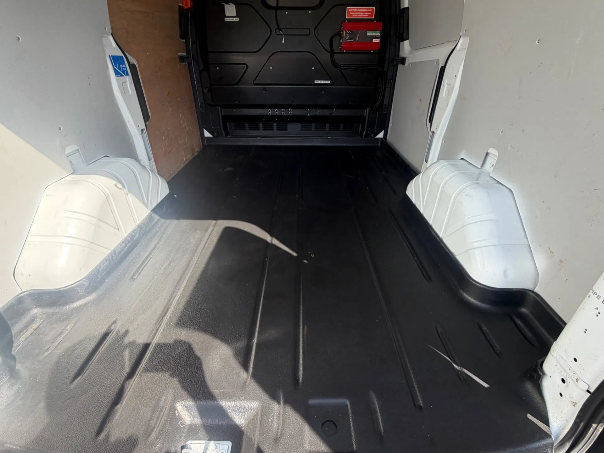 Ford Transit Custom Ebl 105 320 Swb Leader - Image 9