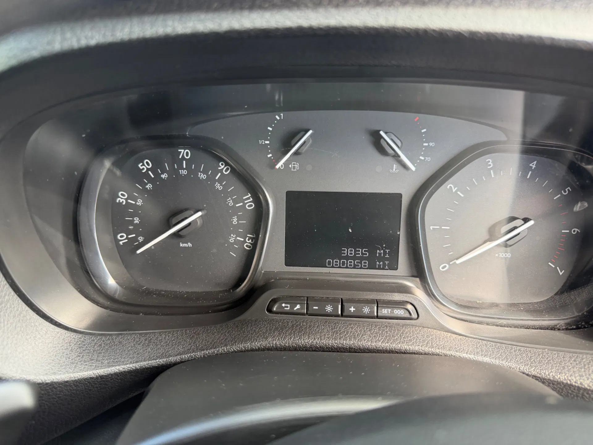 Vauxhall Vivaro 3100 - Image 2