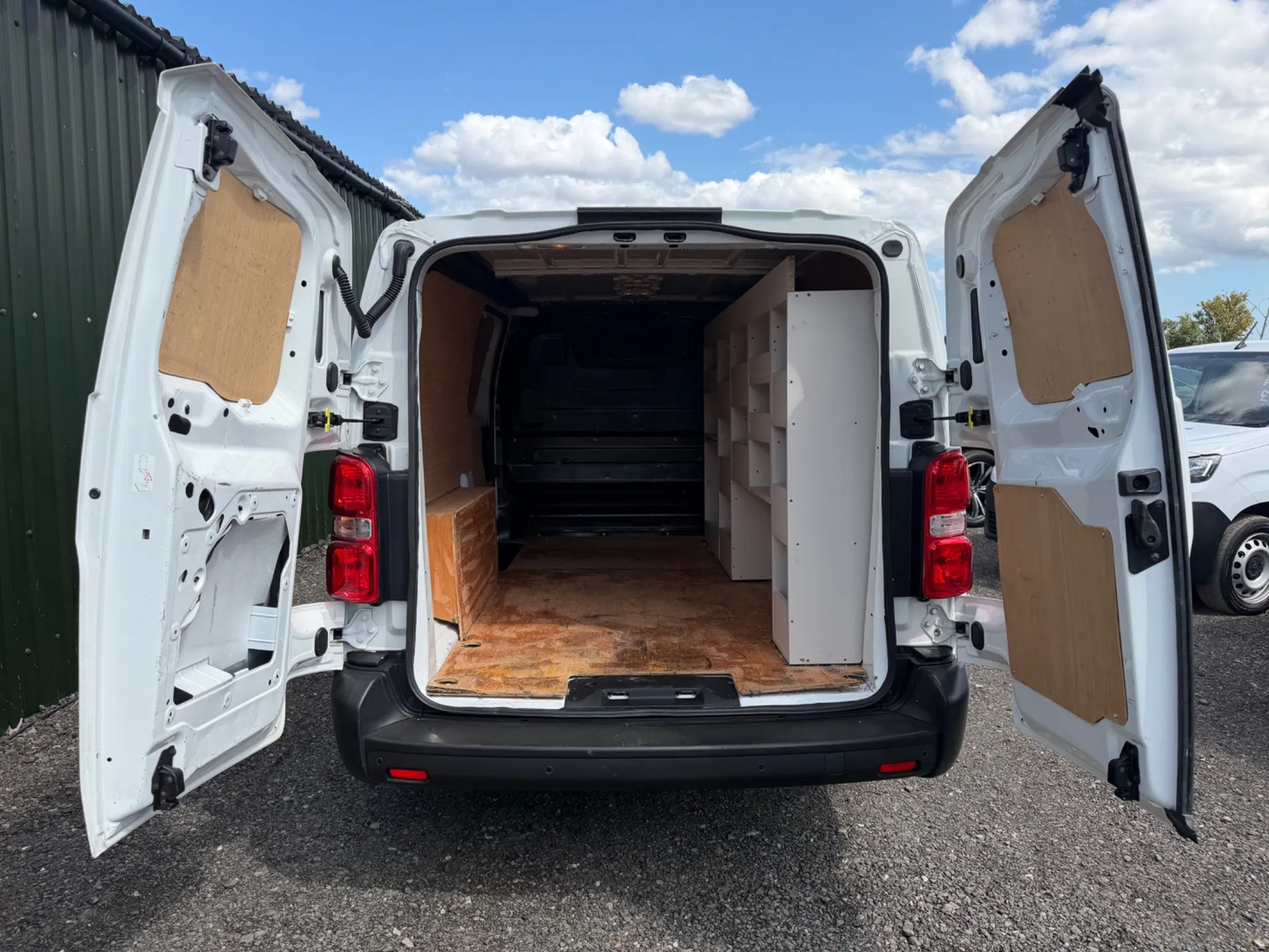 Vauxhall Vivaro 3100 - Image 10