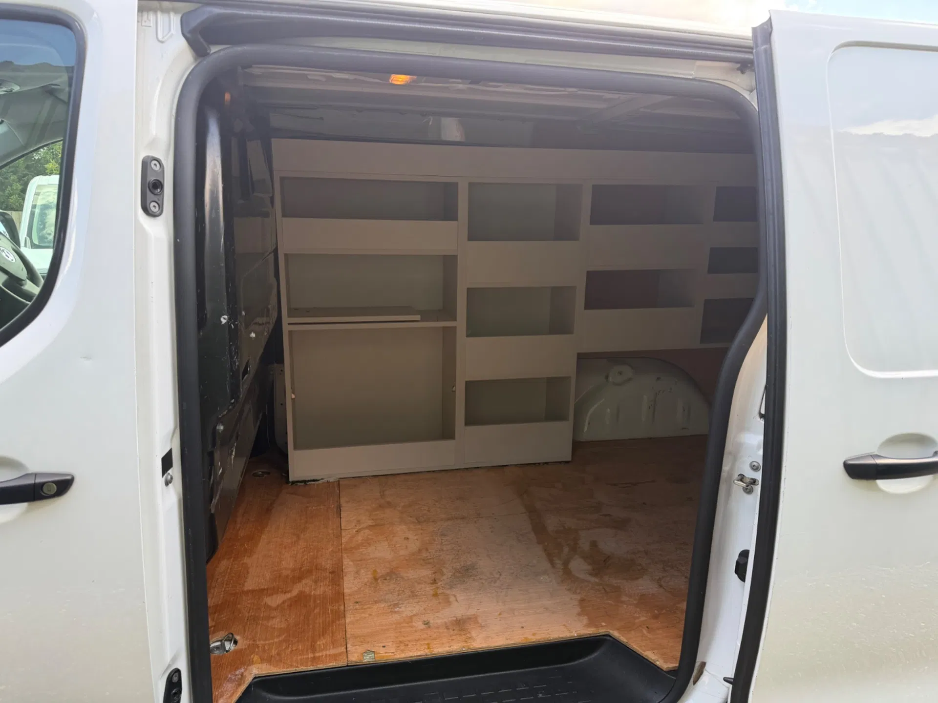 Vauxhall Vivaro 3100 - Image 14