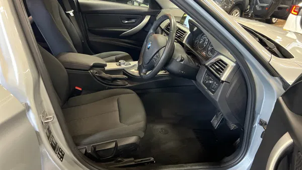 Bmw 320I  X Se - Image 7