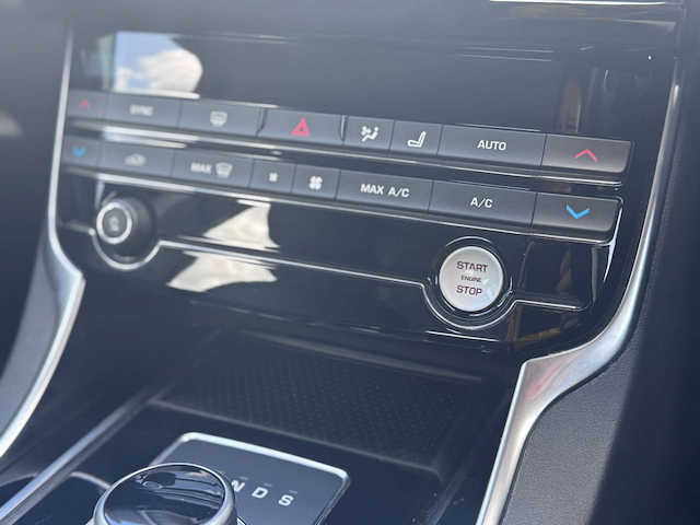 Jaguar Xe Prestige I Auto - Image 10