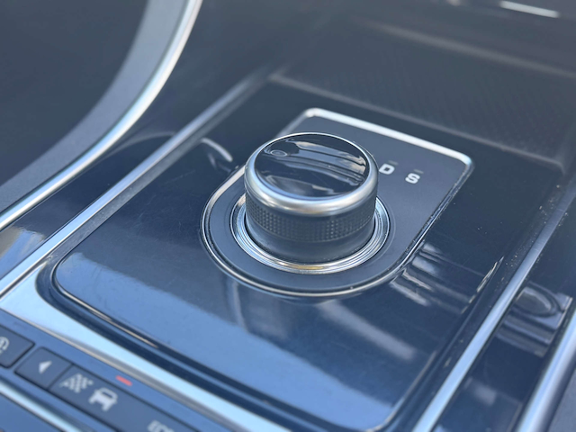Jaguar Xe Prestige I Auto - Image 12