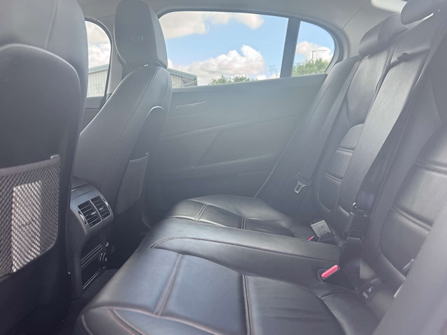 Jaguar Xe Prestige I Auto - Image 17