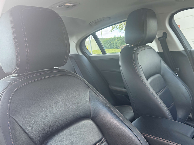 Jaguar Xe Prestige I Auto - Image 20