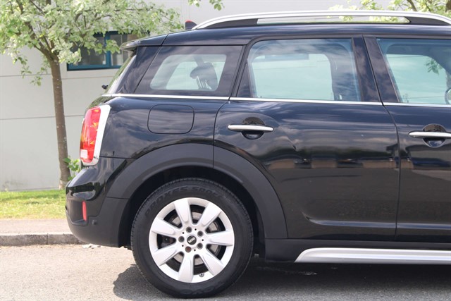 Mini Countryman Cooper S E All4 Auto 4Wd - Image 17