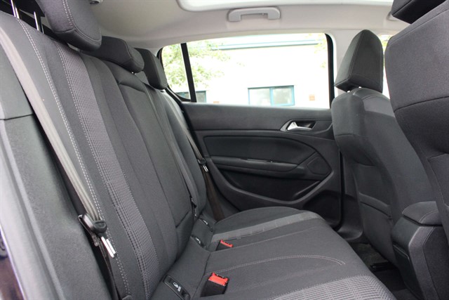 Peugeot 308 Allure S/S - Image 13