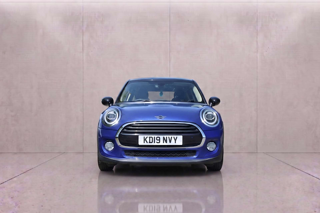 Mini Hatch Cooper Classic Auto - Image 3