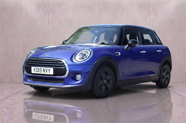 Mini Hatch Cooper Classic Auto - Image 4