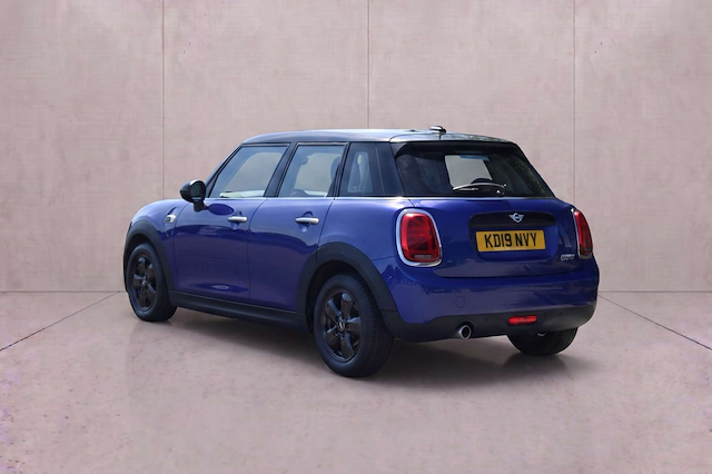 Mini Hatch Cooper Classic Auto - Image 6