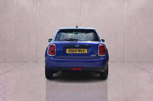 Mini Hatch Cooper Classic Auto - Image 7