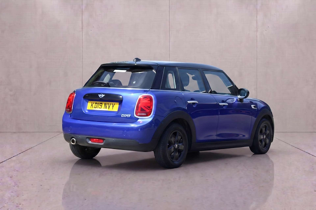 Mini Hatch Cooper Classic Auto - Image 8