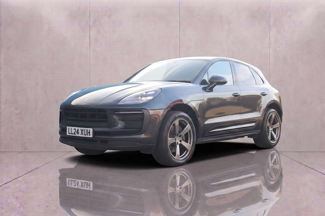 Porsche Macan Semi-Auto 4Wd - Image 4