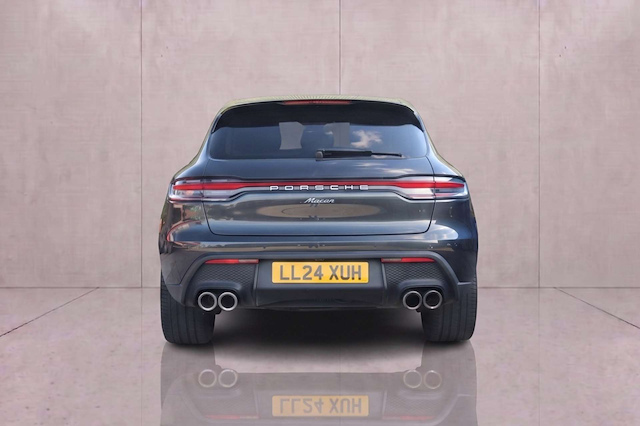 Porsche Macan Semi-Auto 4Wd - Image 7