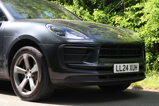 Porsche Macan Semi-Auto 4Wd - Image 11