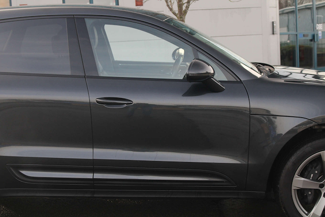 Porsche Macan Semi-Auto 4Wd - Image 15