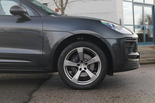 Porsche Macan Semi-Auto 4Wd - Image 16