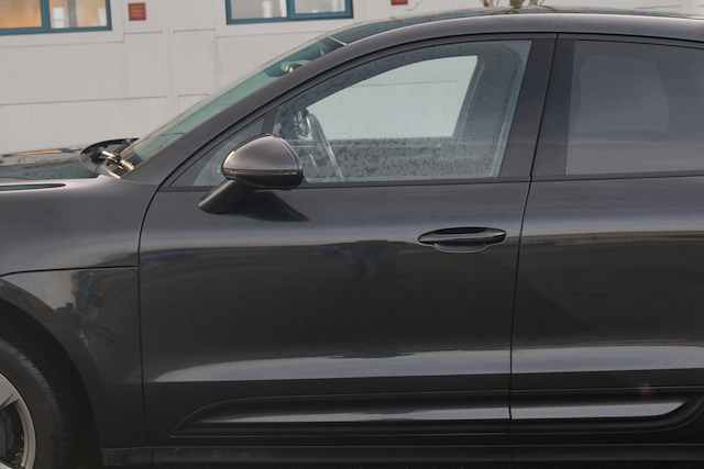 Porsche Macan Semi-Auto 4Wd - Image 18