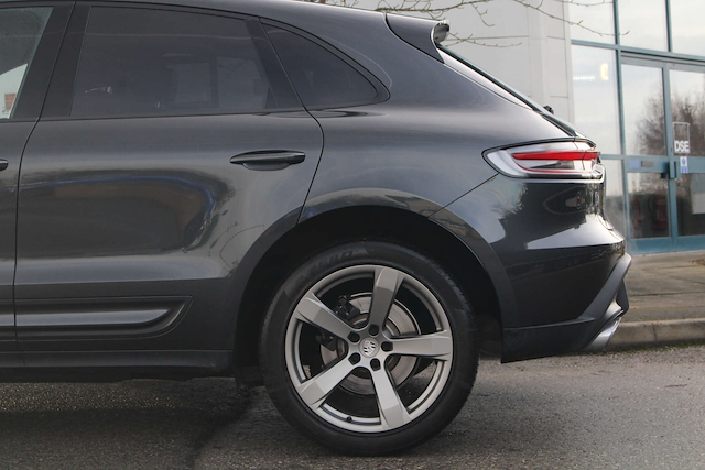 Porsche Macan Semi-Auto 4Wd - Image 20
