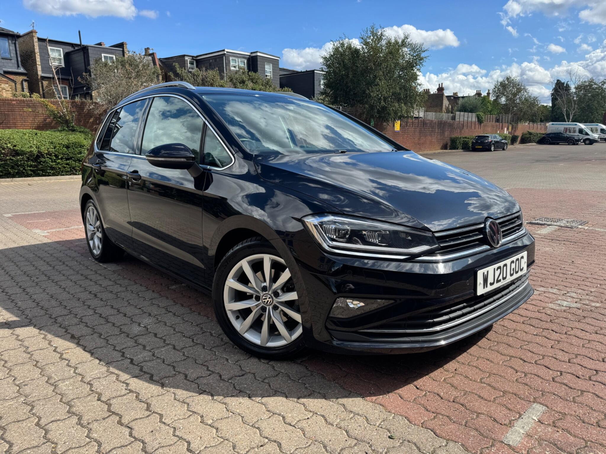 Volkswagen Golf Sv