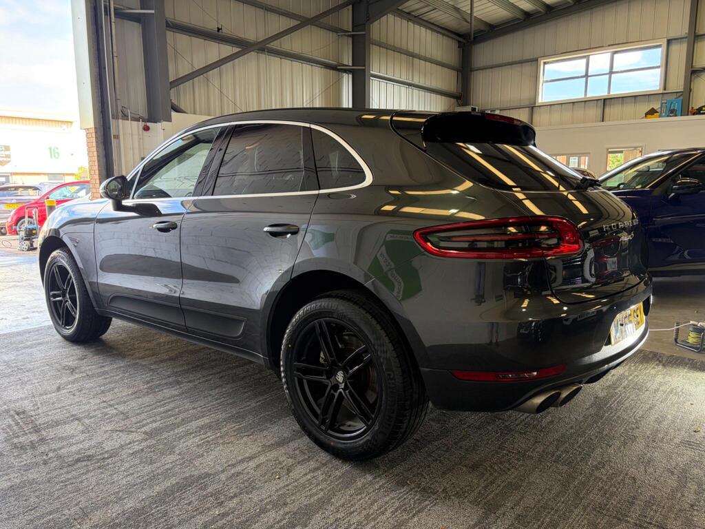Porsche Macan - Image 5