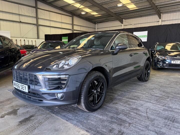 Porsche Macan - Image 17